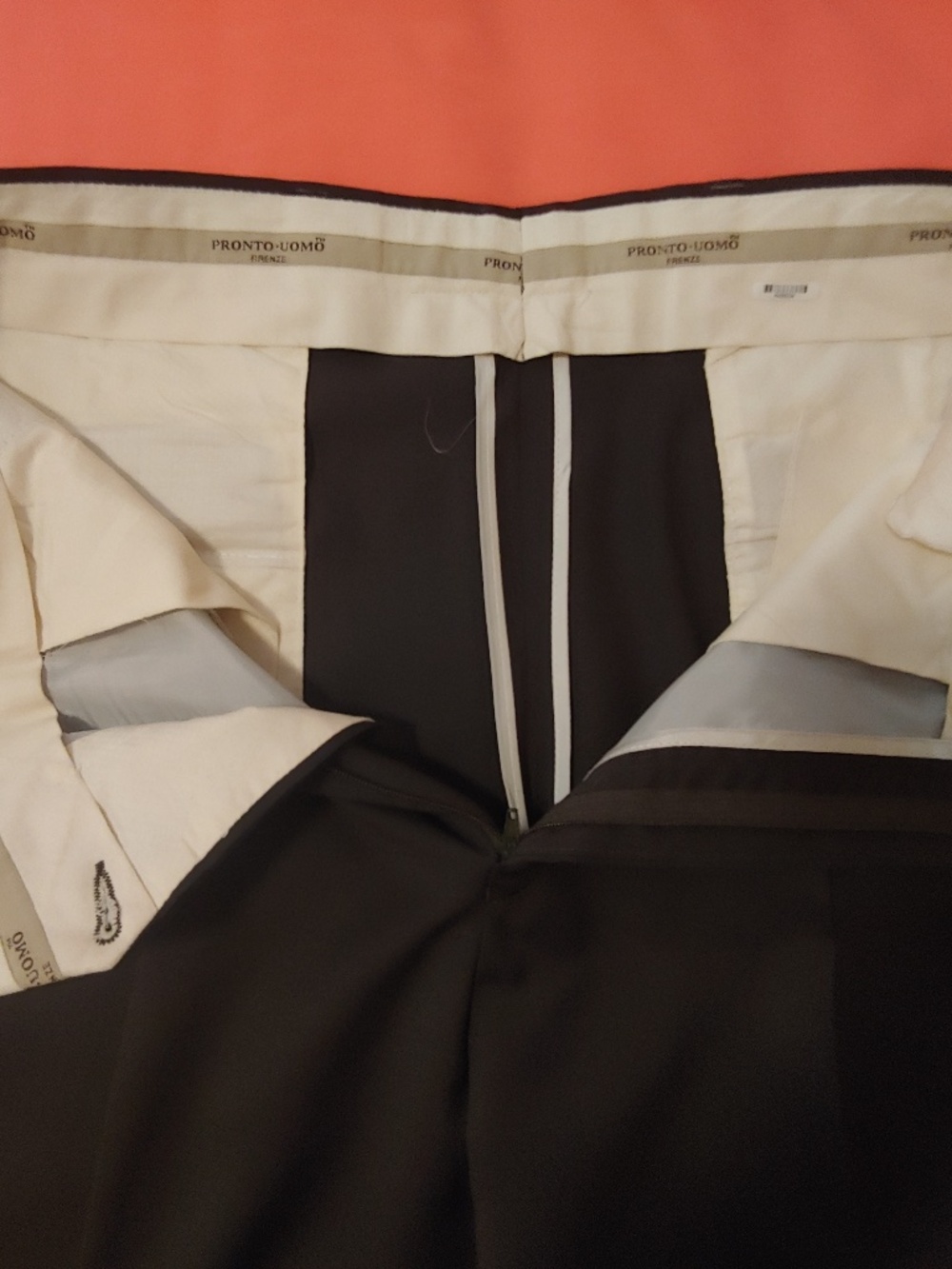 Pleated Full-cut Wool Gabardine Slacks - Picture 4 of 6